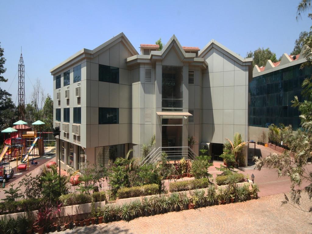 Summer Plaza Resort Panchgani Exterior foto